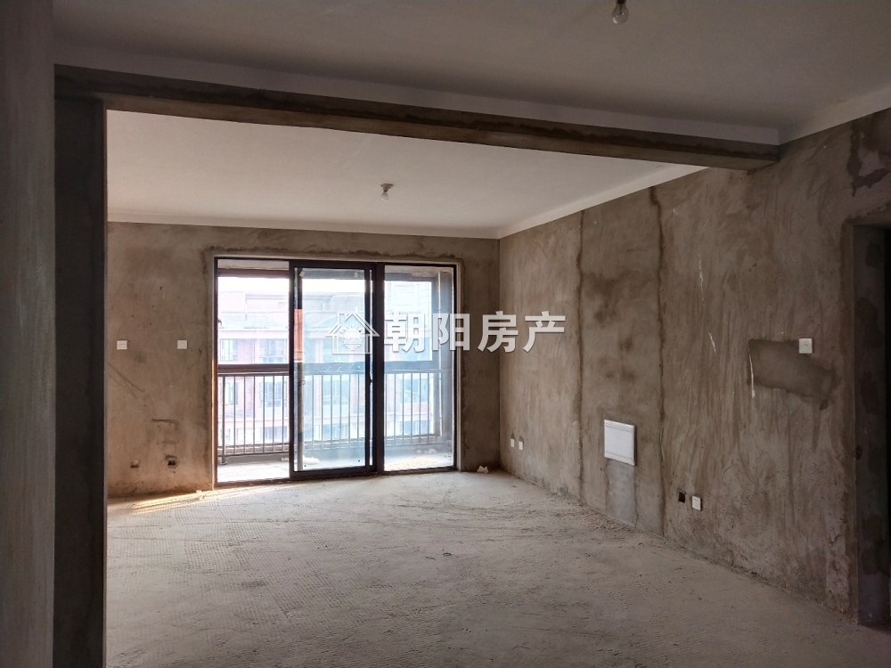 御香山 135平 南向三室二厅 毛坯房 采光好