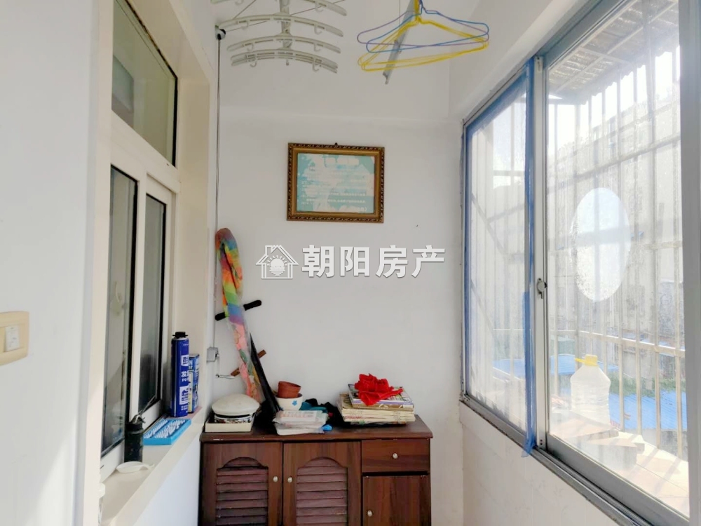 华声苑 74平 南向精装两居 满两年 学区房 交通便利
