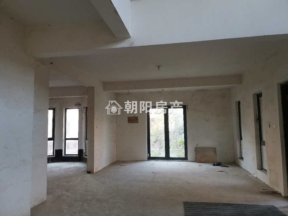 嶺秀山南 641平 8室3厅5卫 纯别墅 毛坯 随时看房