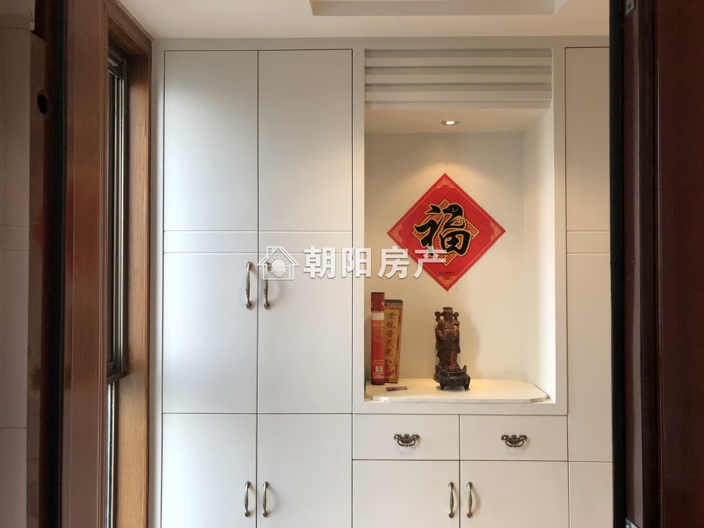 朝阳帝堡 220平 南向四室豪装 满两年 学区房 交通便利