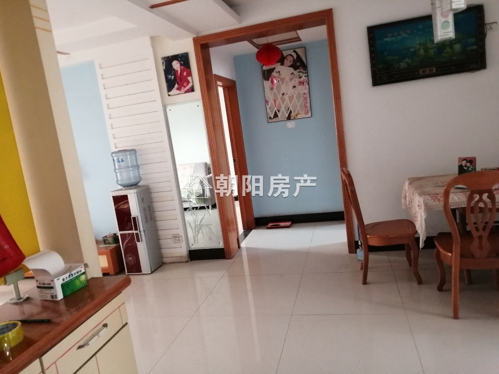 现代花园 99平 南向两室精装 满两年 2222元/平