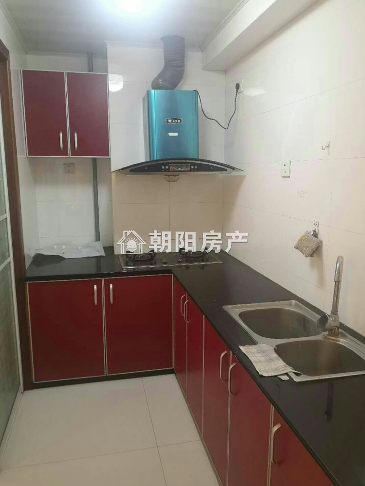 龙湖路一号 79平 南向两室 满两年 交通便利