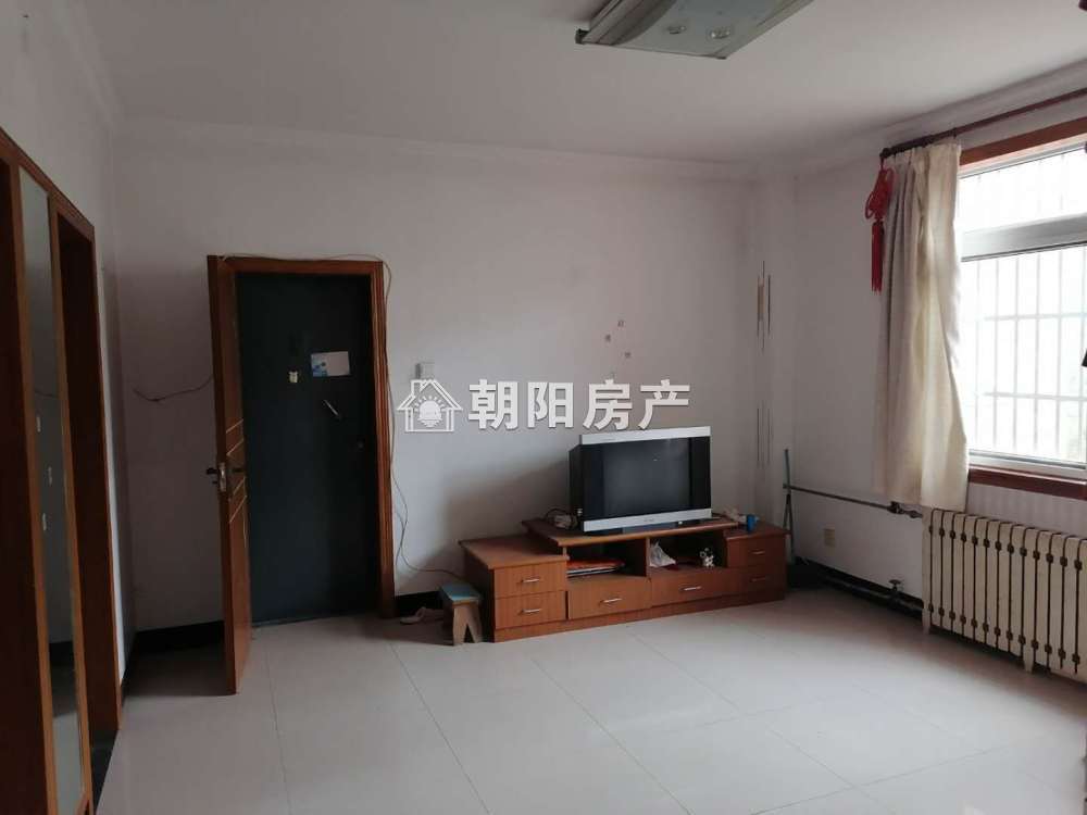 金山花园 3室1厅 普装 出租  拎包入住
