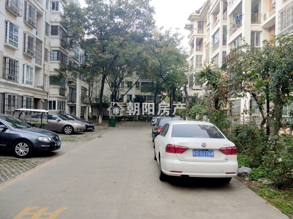 惠利中都一期 130平 南向大三居 满两年 交通便利 学区房