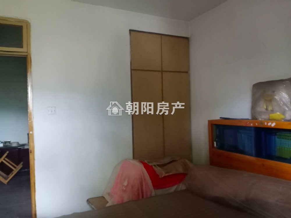 化工新村 68平 南向两居 简装 单价1470元 交通便利