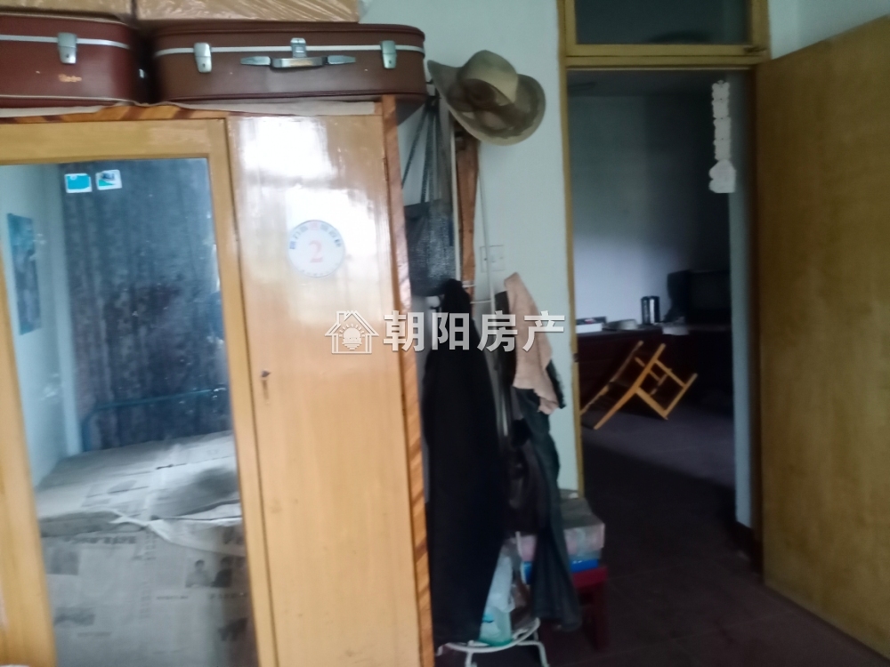 化工新村 68平 南向两居 简装 单价1470元 交通便利
