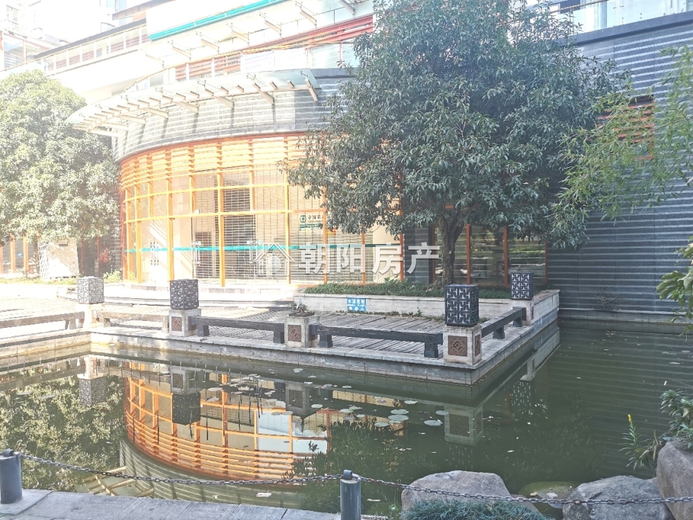 领城小区，精装2房，景观房，诚心出售