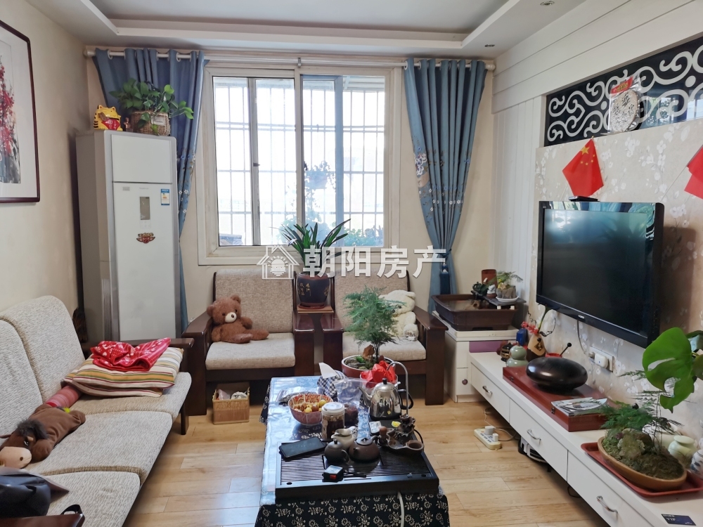 广场小区 88平 南向精装两室 学区房 交通便利