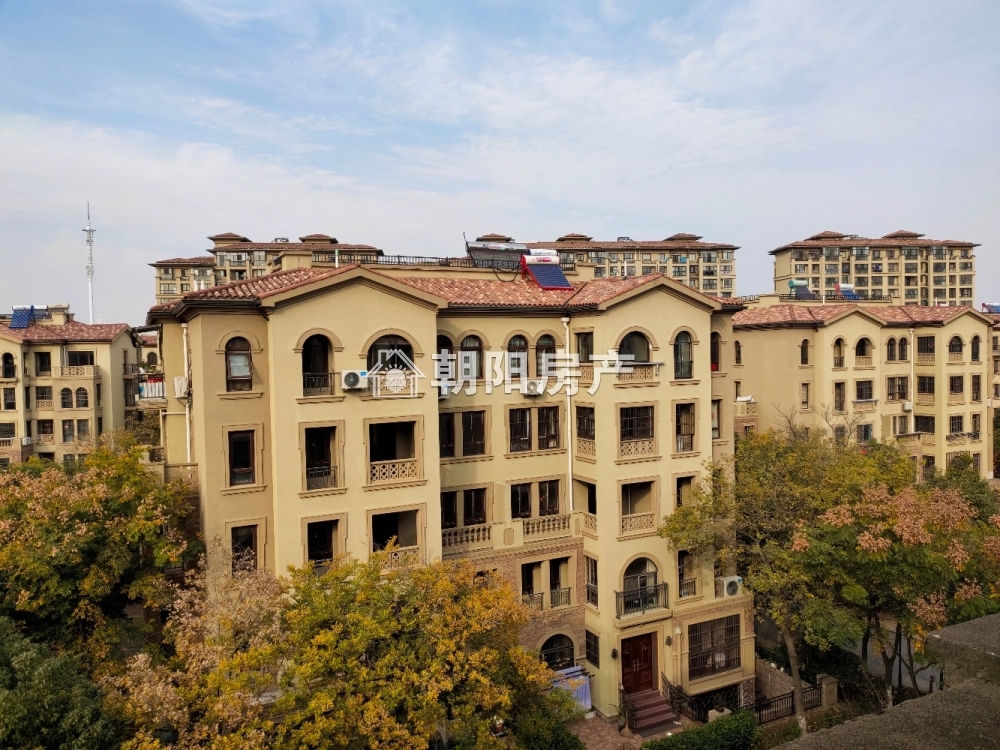 顺发泽润园 83平 朝南三室 满两年 单价2393元
