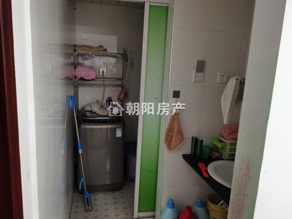 金丰易居二期 81平 南向采光好三室一厅 免税 交通便利