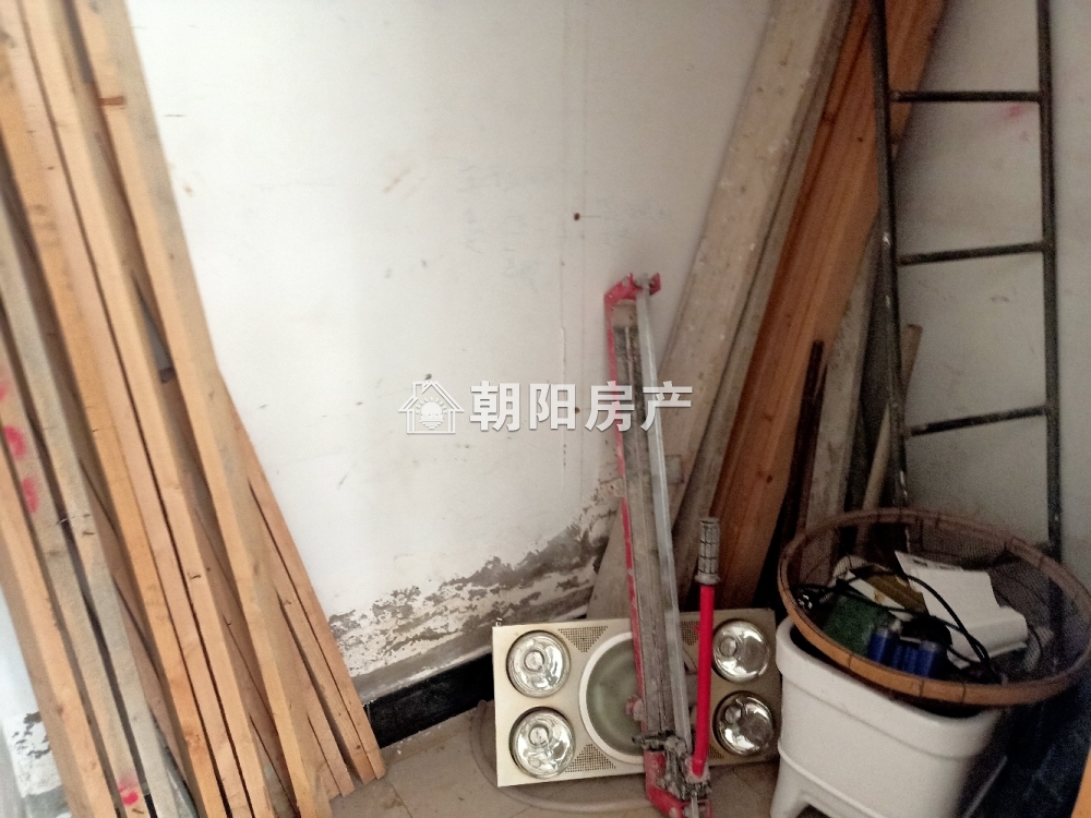 金太阳广场 33平 临街商铺 人流密集 简装