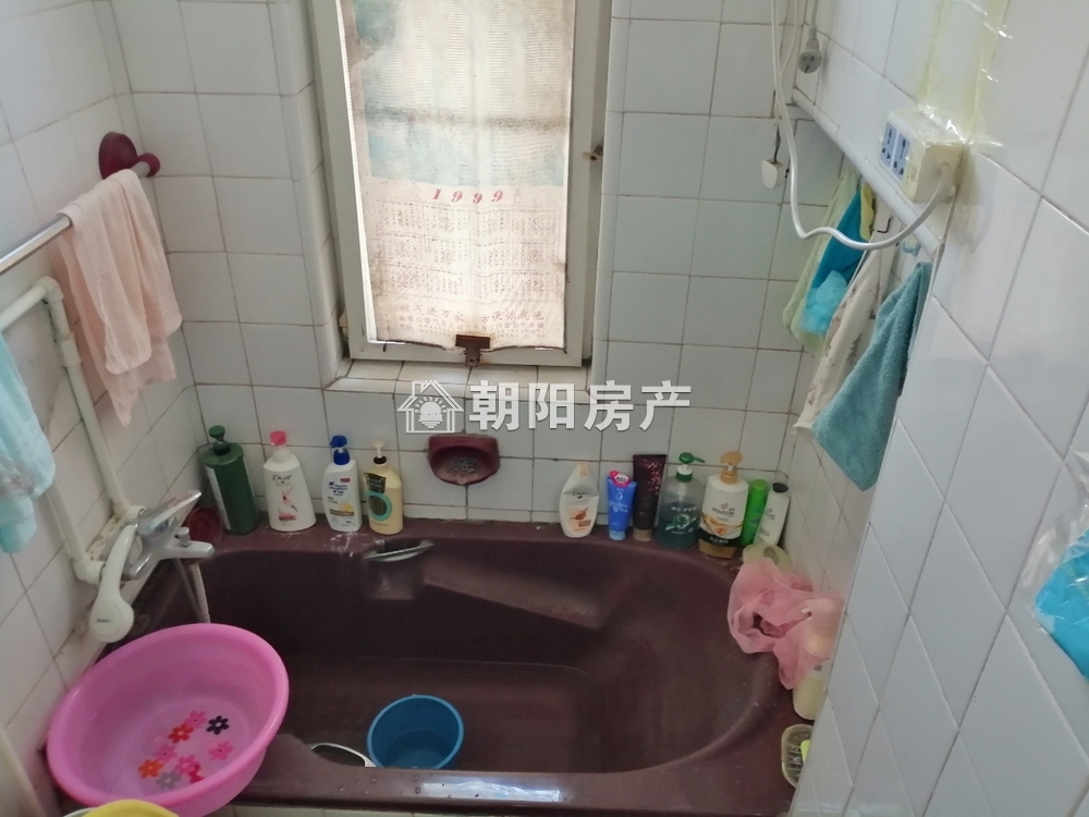 煤气公司光明楼 73平 南向精装三室 满两年 交通便利