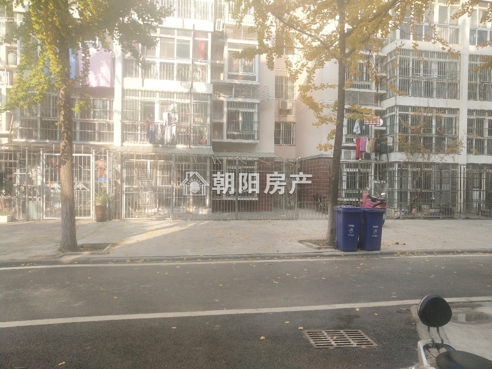 白云小区 85平 南向两室简装 单价仅2450元 交通便利
