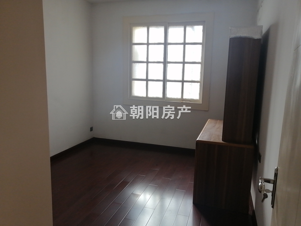 广场小区 120平 朝南三室两卫 交通便利 学区房 随时看房