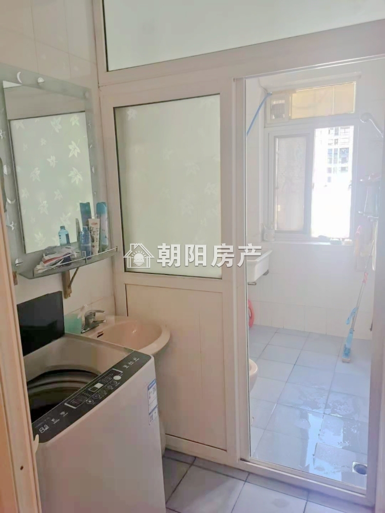 银工家属楼 111平 南向精装三居 交通便利 随时看房