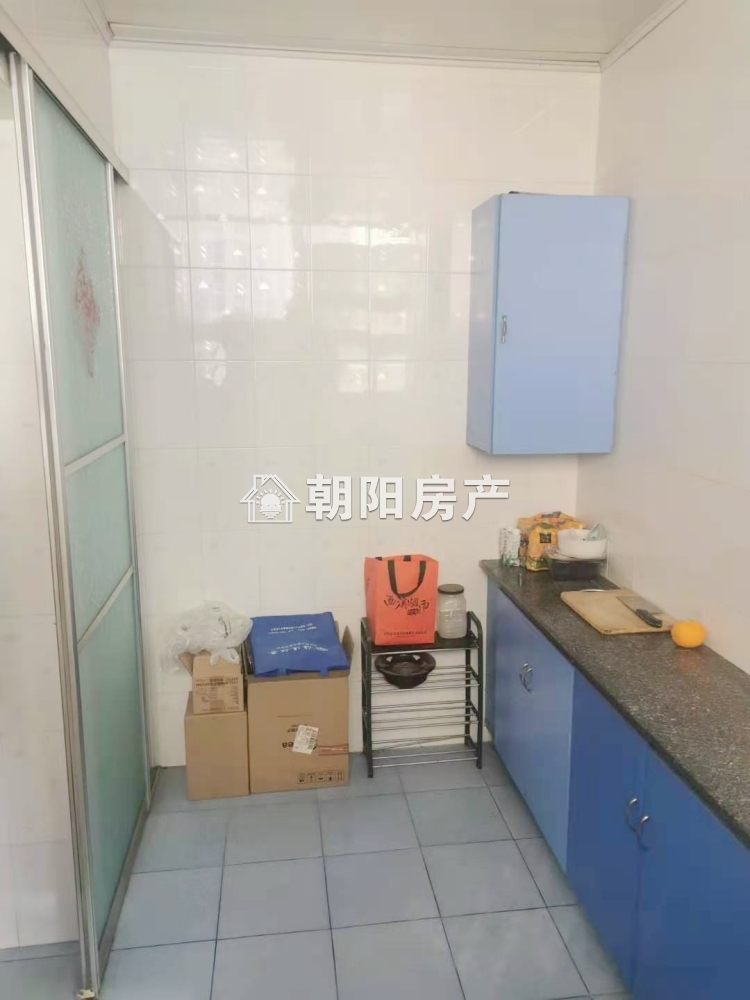 银工家属楼 111平 南向精装三居 交通便利 随时看房