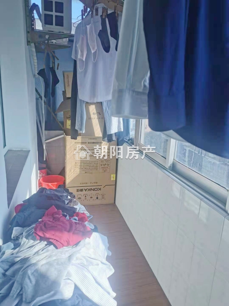 银工家属楼 111平 南向精装三居 交通便利 随时看房
