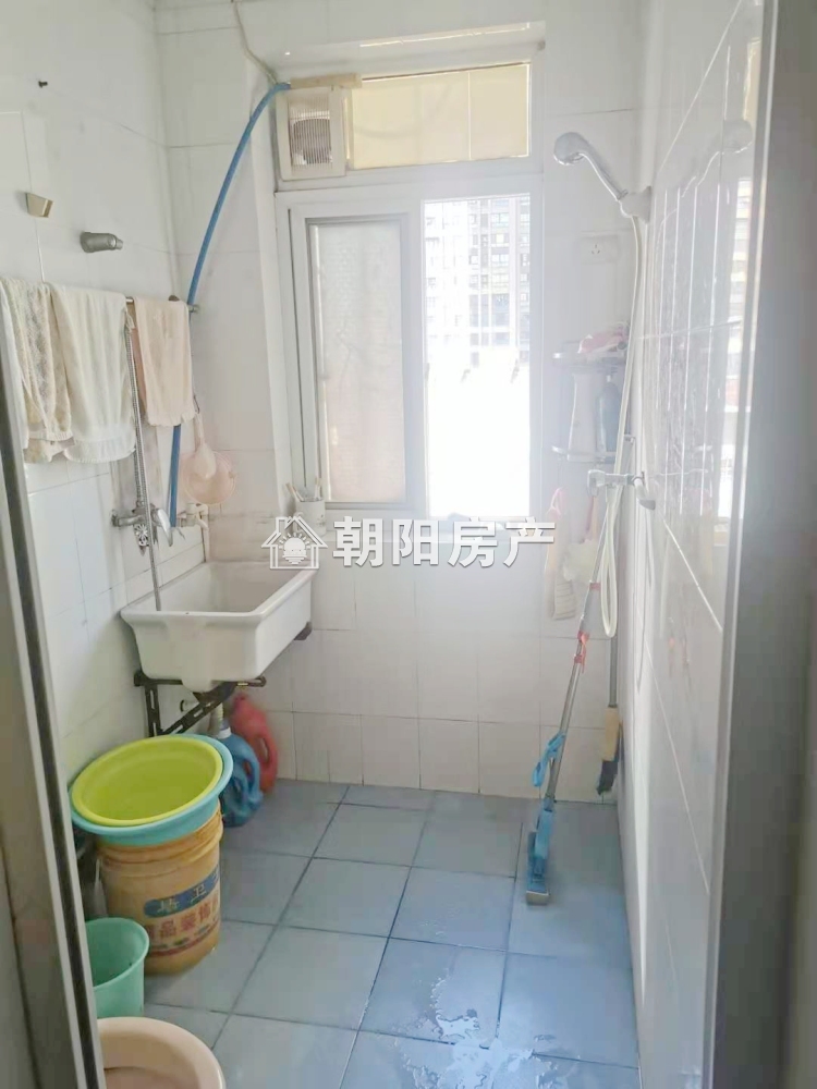银工家属楼 111平 南向精装三居 交通便利 随时看房