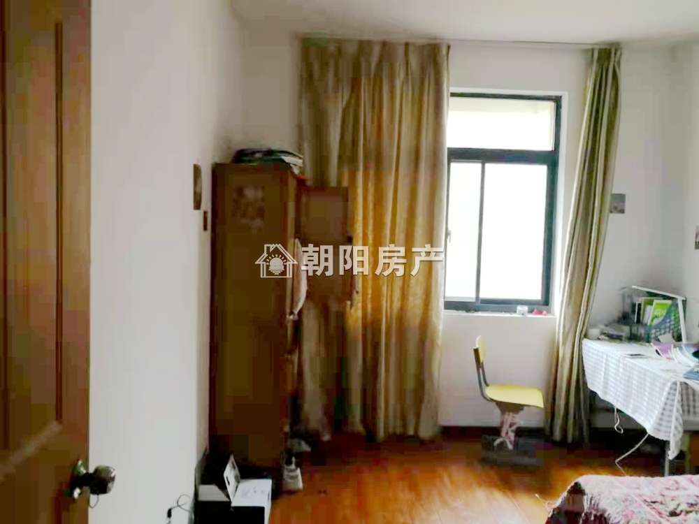 春雨梧桐 115平 南向三室 满两年 学区房