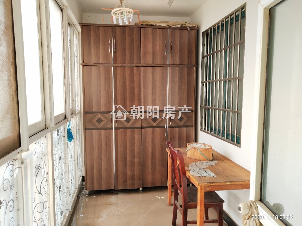 新时代广场 131平 南向高楼层三室 学区房 满两年 采光好