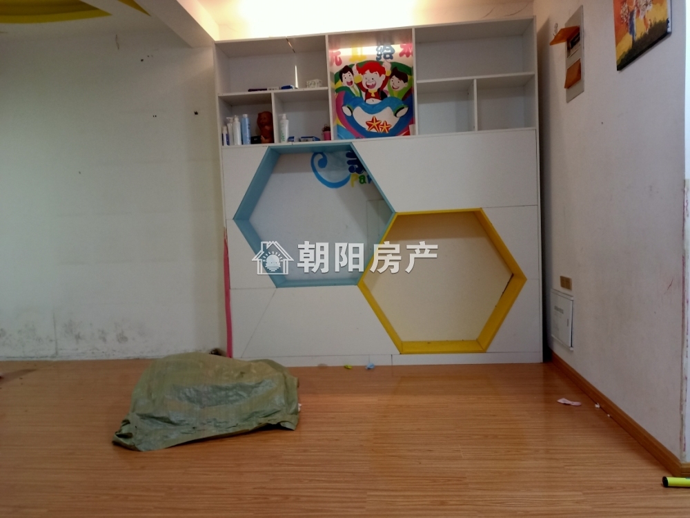 水晶城 101平 南向简装三室 满两年 学区房 单价5420元