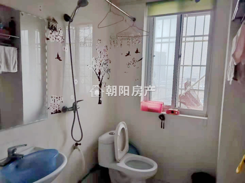 朝阳菜市场 84平 南北通透两室 简装 交通便利 学区房