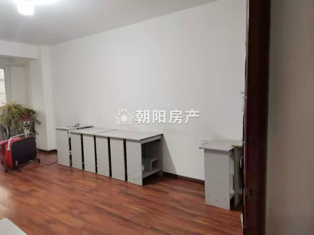 朝阳菜市场 84平 南北通透两室 简装 交通便利 学区房