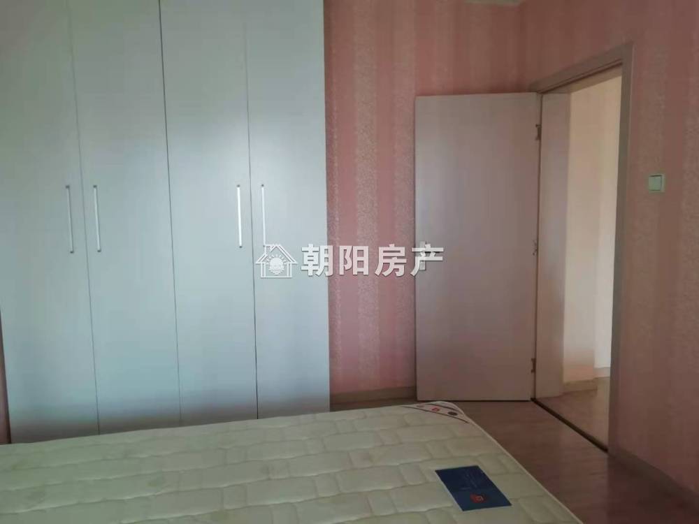 朝阳帝堡 57平 西向精装一室 学区房 满两年