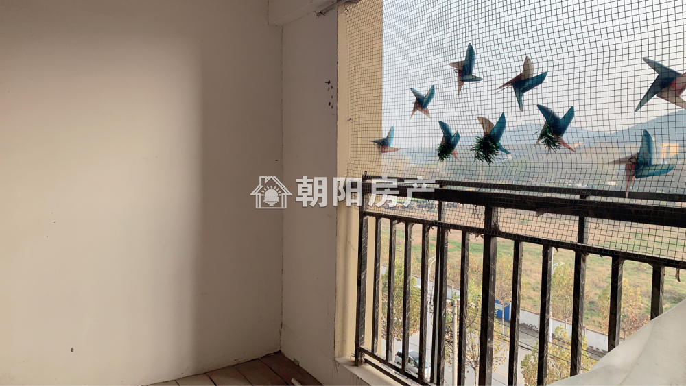 绿茵里 118平 南向三室二厅 满两年 学区房 交通便利