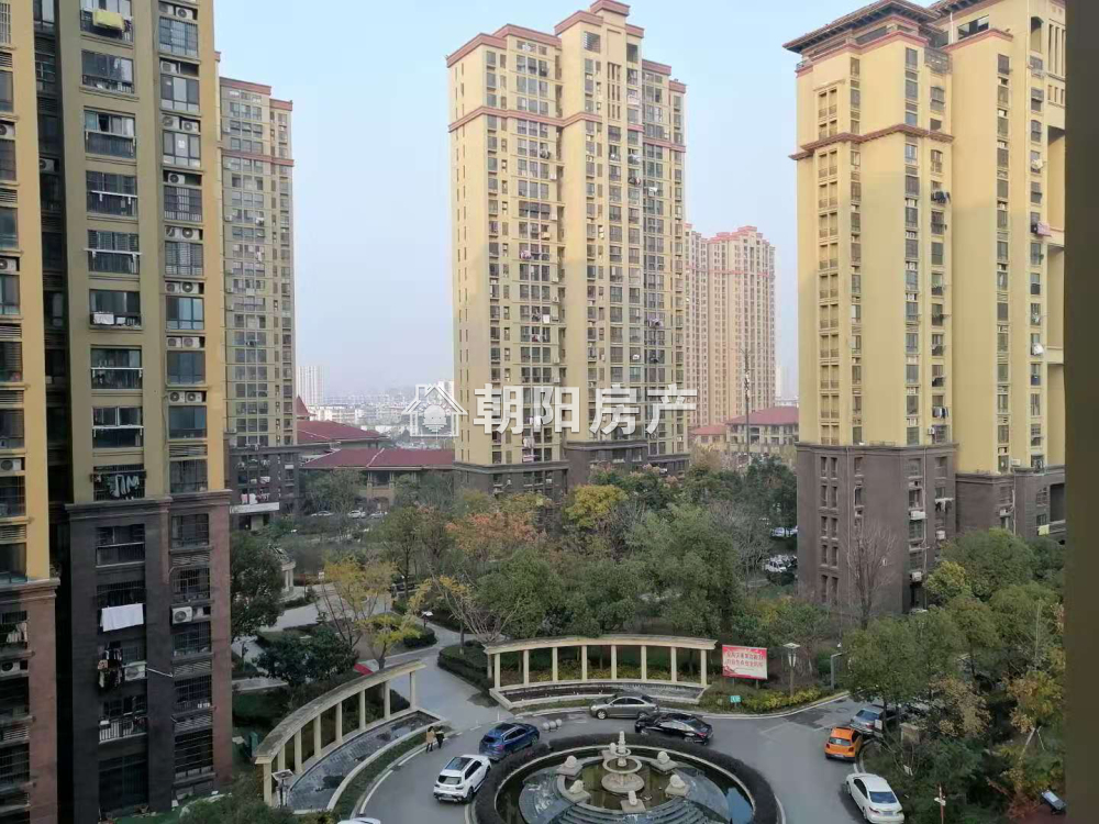 绿茵里 118平 南向三室二厅 满两年 学区房 交通便利
