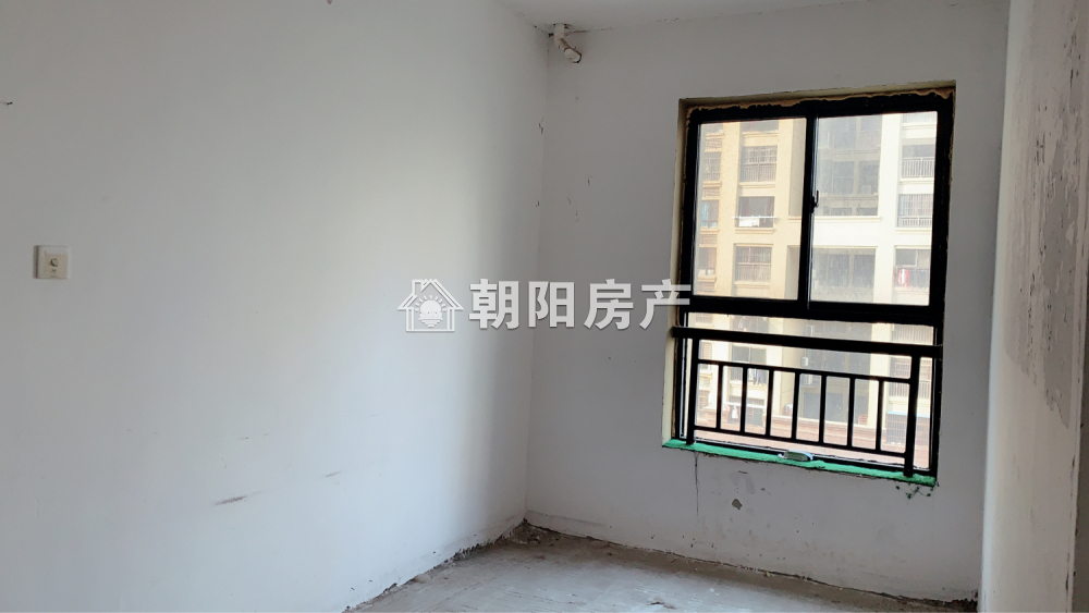 绿茵里 118平 南向三室二厅 满两年 学区房 交通便利