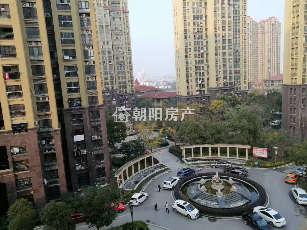 绿茵里 118平 南向三室二厅 满两年 学区房 交通便利