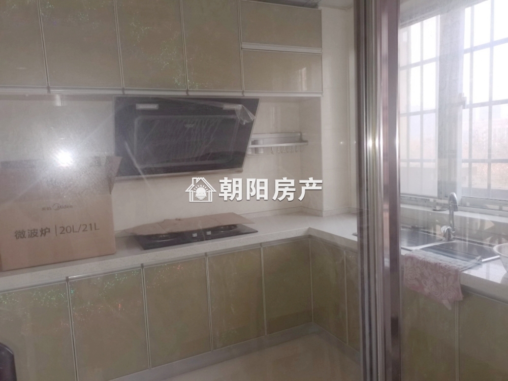 顺发泽润园 88平 南向精装三室 满两年 交通便利