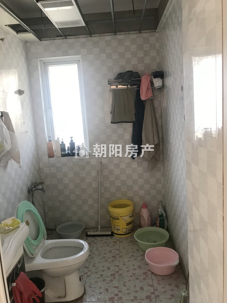 龙湖路一号87平 南北通透两室 交通便利满两年