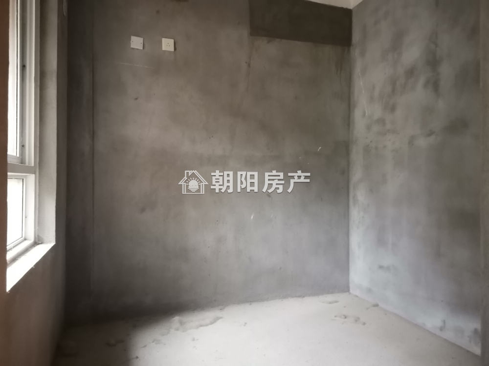 顺发泽润园 86平 南向三室二厅 满两年 采光好 随时看房