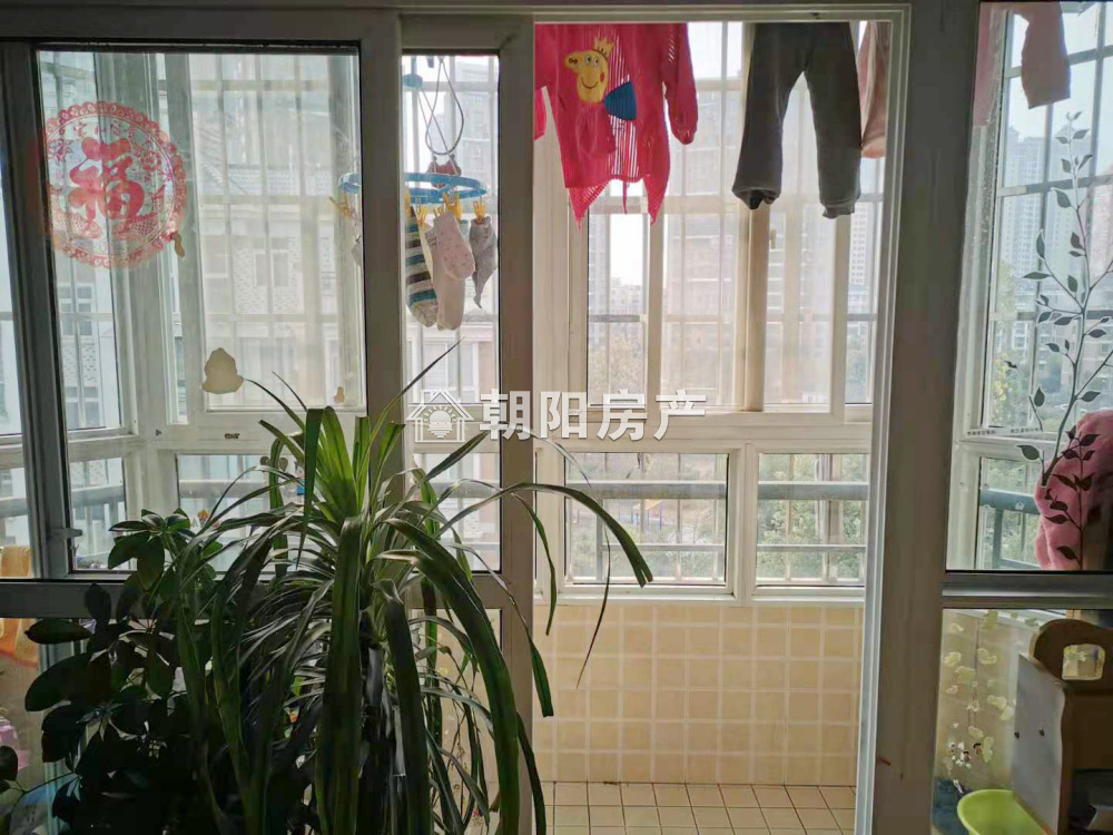 银鹭万树城 118平 南向三室二厅 采光好 交通便利 随时看房