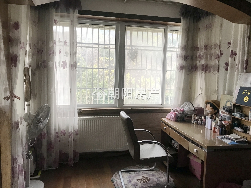绿苑山庄 250平 南向四室两厅 满两年 学区房采光好