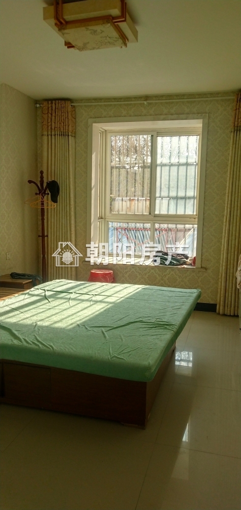 东风小区 128平 南向精装三居 满两年 交通便利
