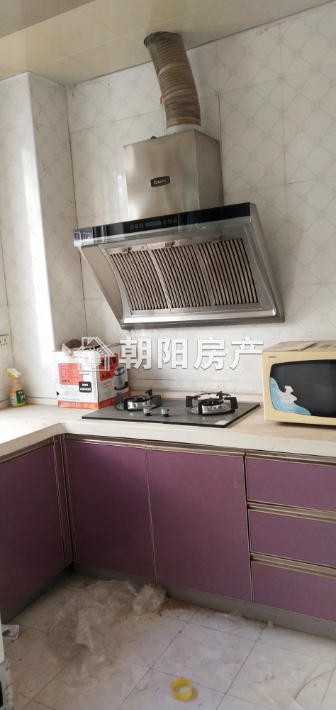 东风小区 128平 南向精装三居 满两年 交通便利