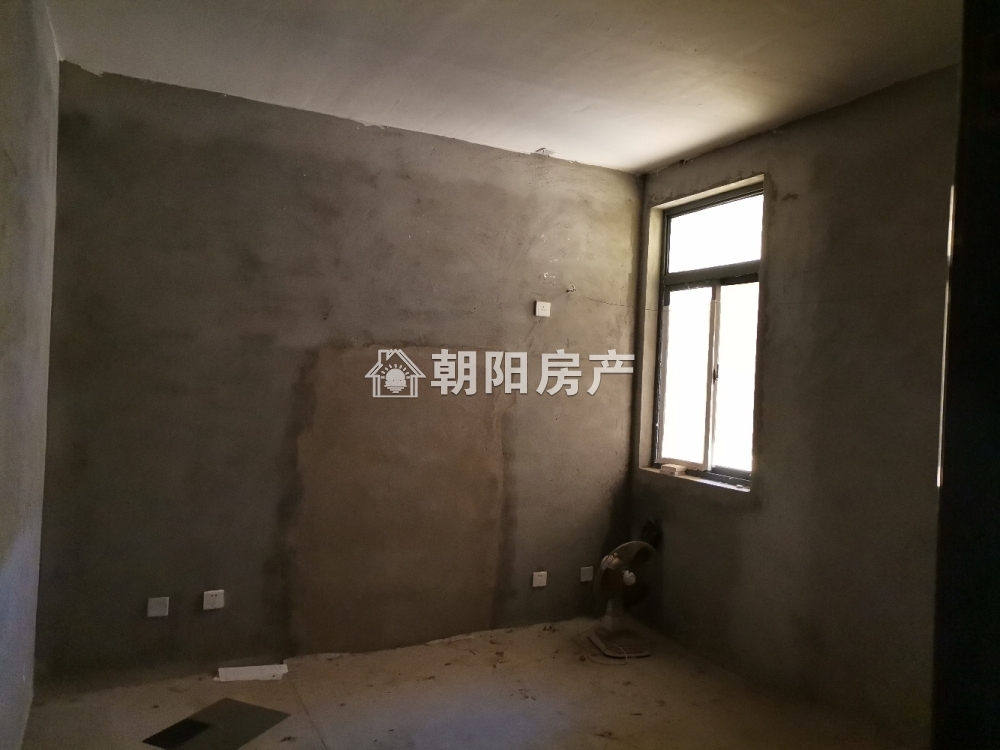 香樟苑四期 100平 南向三室一厅 毛坯 环境好