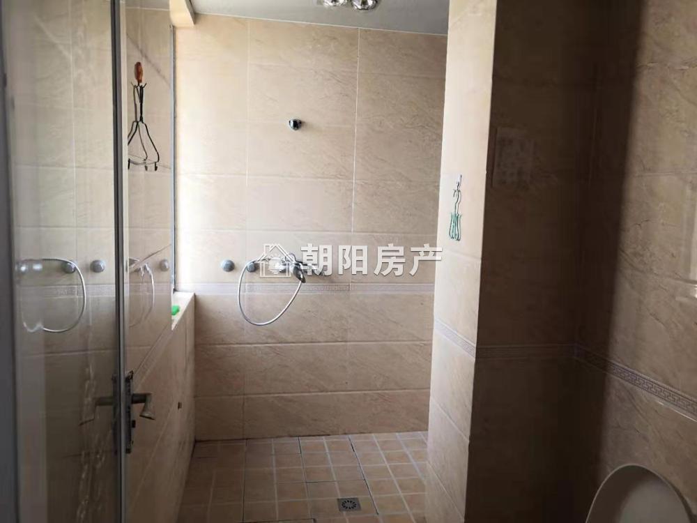 西湖春天 146平 朝南三居双卫 环境好 配套齐全
