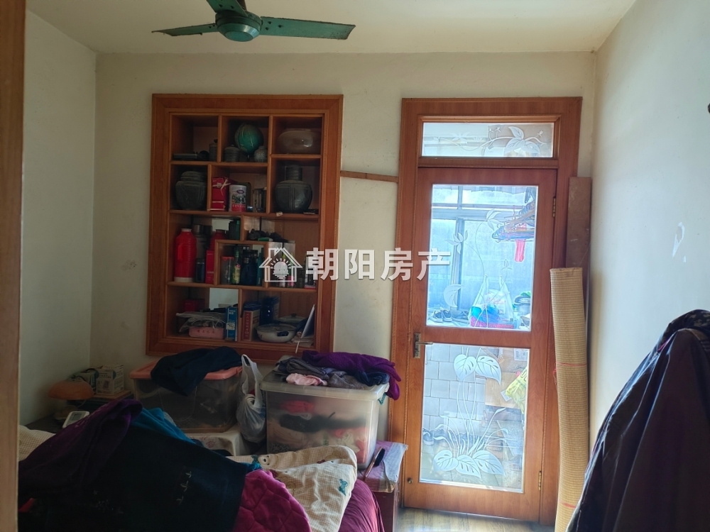 银工家属楼多层三楼简装二房商贸附近交通便利