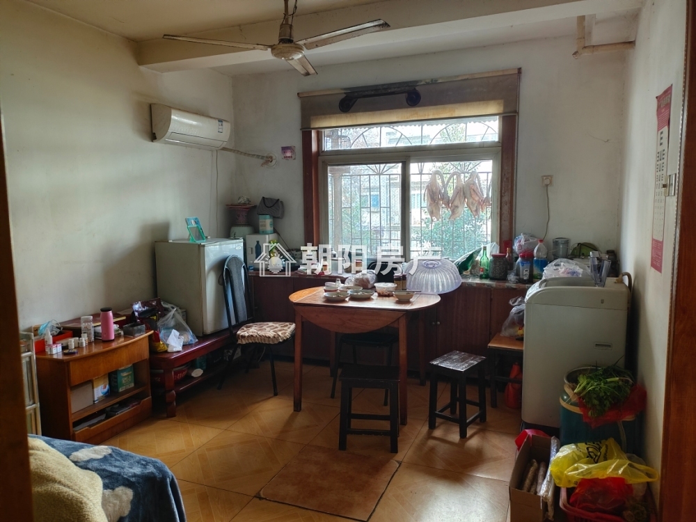 银工家属楼多层三楼简装二房商贸附近交通便利