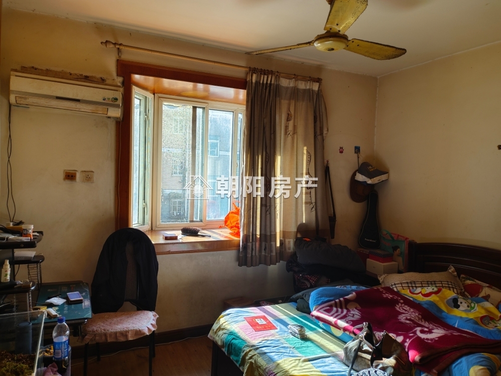 银工家属楼多层三楼简装二房商贸附近交通便利