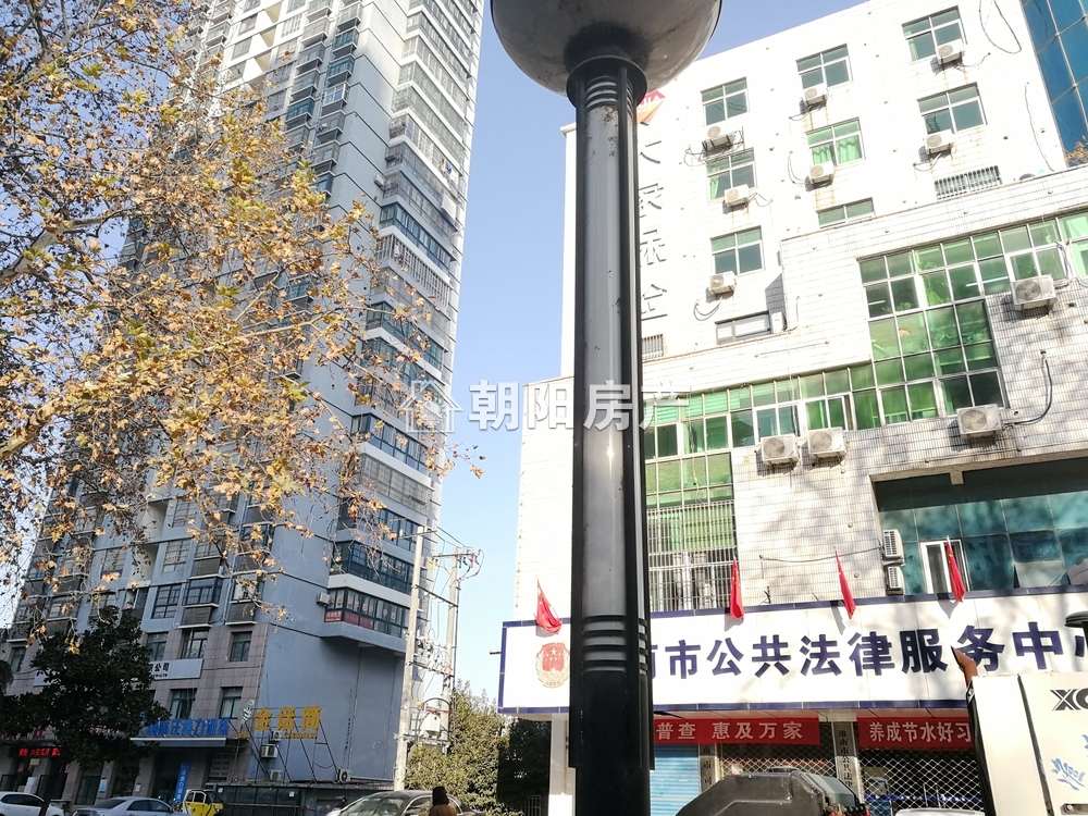 龙泉御景 116平 南向三室 满两年 简装