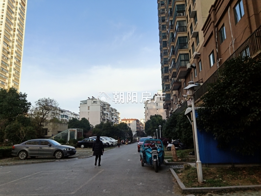 幸福密码 105平 南向三室精装 学区房 随时看房