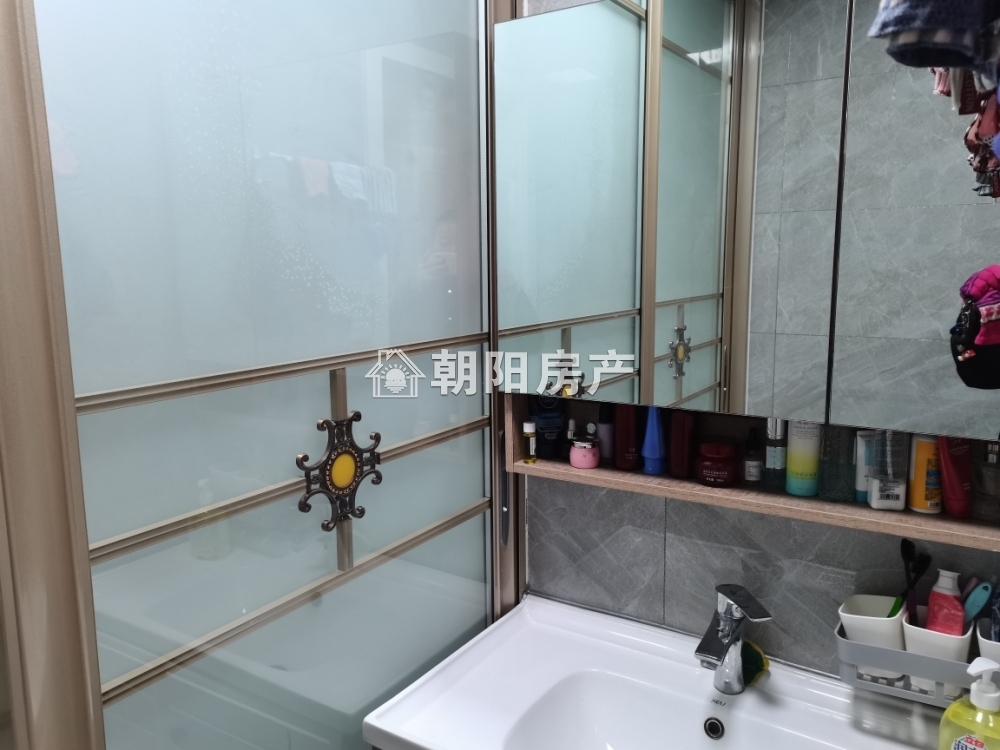泉山湖香颂 109平 南向精装三室 学区房 环境好