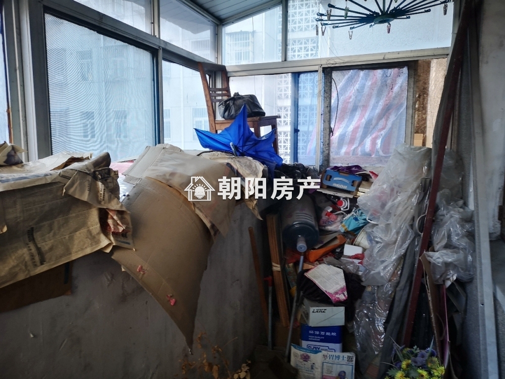 通达小区 72平 南向三居 满两年 交通便利 随时看房