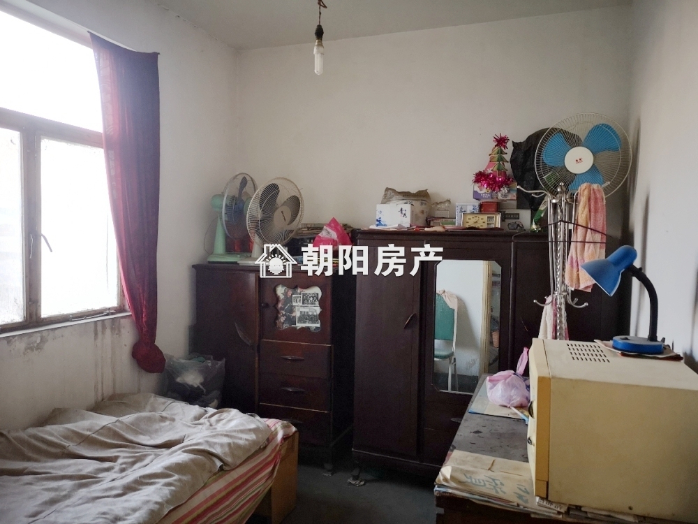 通达小区 72平 南向三居 满两年 交通便利 随时看房