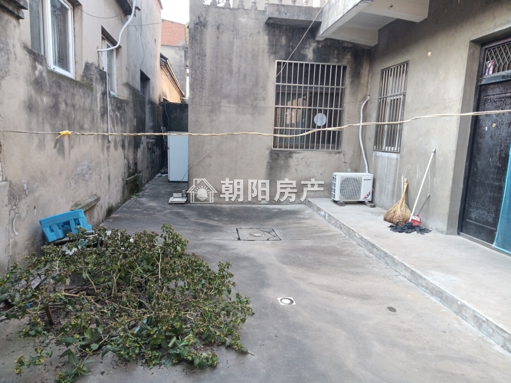 西街防疫站对面 71平 南向两居 毛坯 独家房源 交通便利